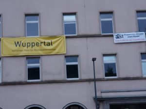 PRO fordert sofortige Suspendierung: Chef des Wuppertaler Jobcenters am Boden fixiert und anschließend in Polizeigewahrsam