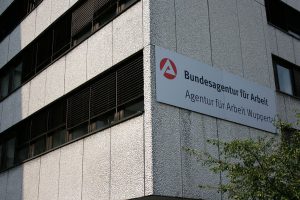 Medial gehätschelter Syrer als Praktikant bei der Agentur für Arbeit